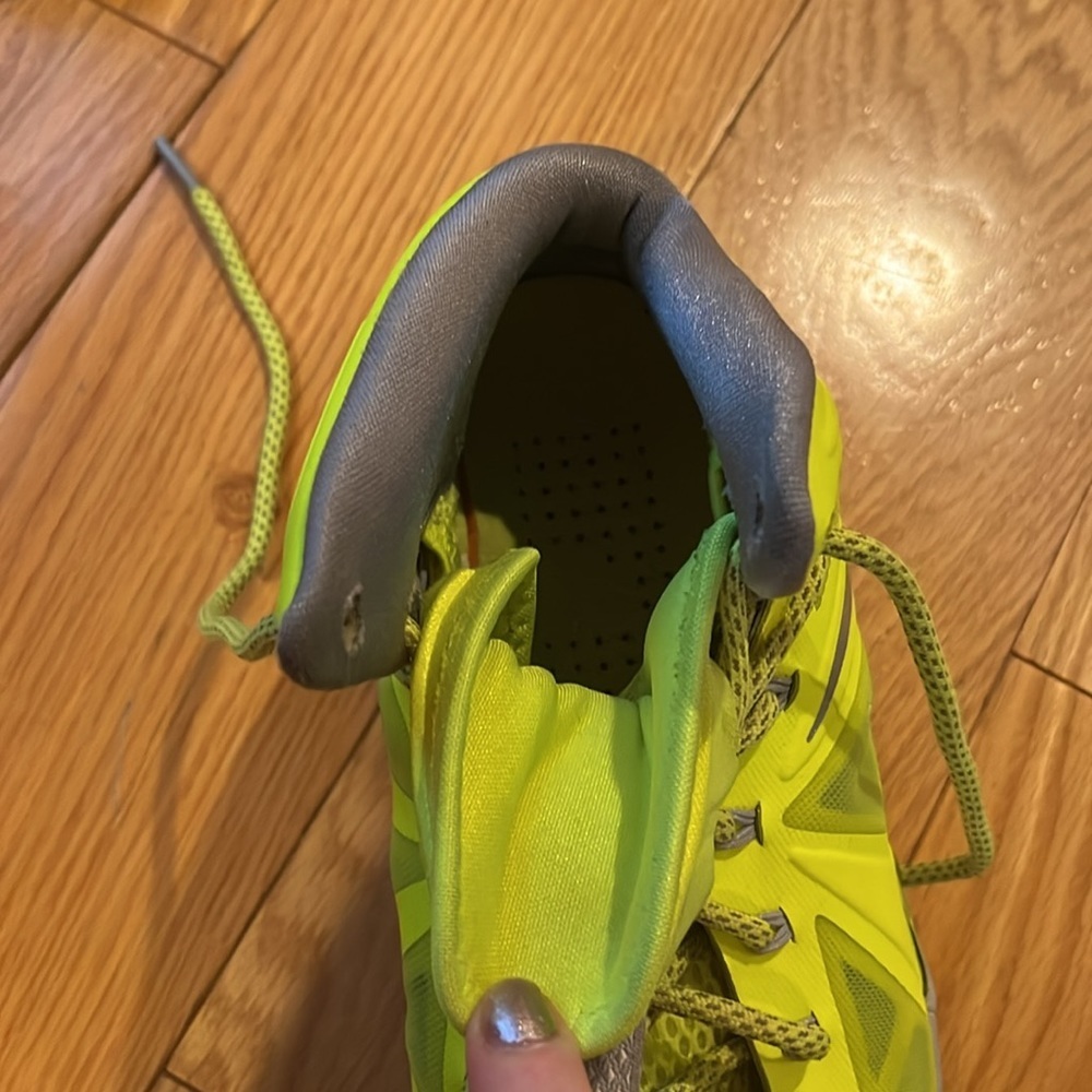 Nike Lebron X VOLT basketball Sneakers yellow gray sz 8.5 - Picture 10 of 16